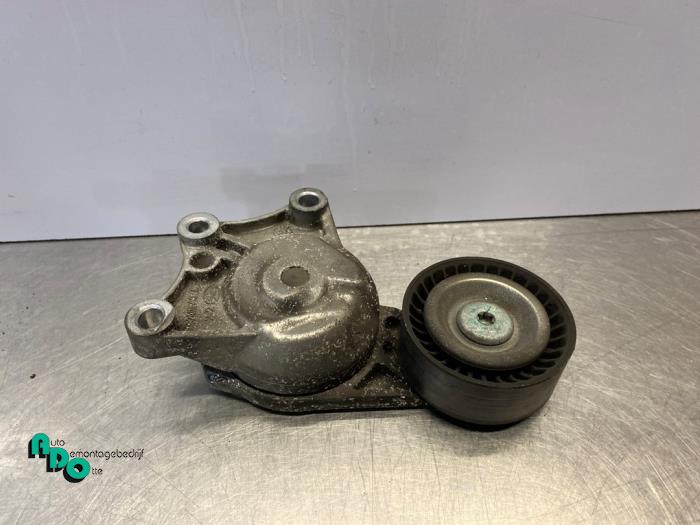 Usados Rodillo tensor correa múltiple Citroen DS3 (SA) 1.6 e-HDi Precio € 10,00 Norma de margen ofrecido por Autodemontagebedrijf Otte