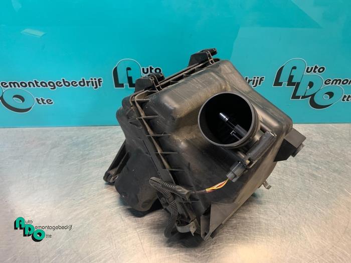 Begagnade Luftfilterhus Mitsubishi Grandis (NA) 2.4 16V MIVEC Pris € 20,00 Marginaltabell erbjuds av Autodemontagebedrijf Otte