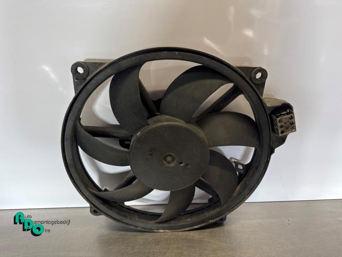 Radiator cooling fan