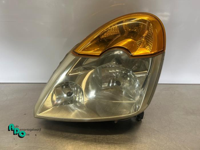 Używane Reflektor lewy Renault Modus/Grand Modus (JP) 1.4 16V Cena € 40,00 Procedura marży oferowane przez Autodemontagebedrijf Otte