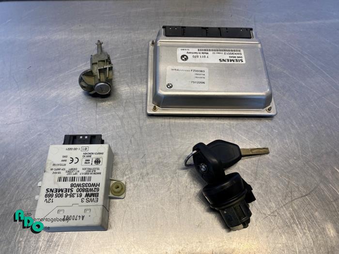 Used Ignition lock + computer BMW 3 serie (E46/4) 330i 24V Price € 150,00 Margin scheme offered by Autodemontagebedrijf Otte