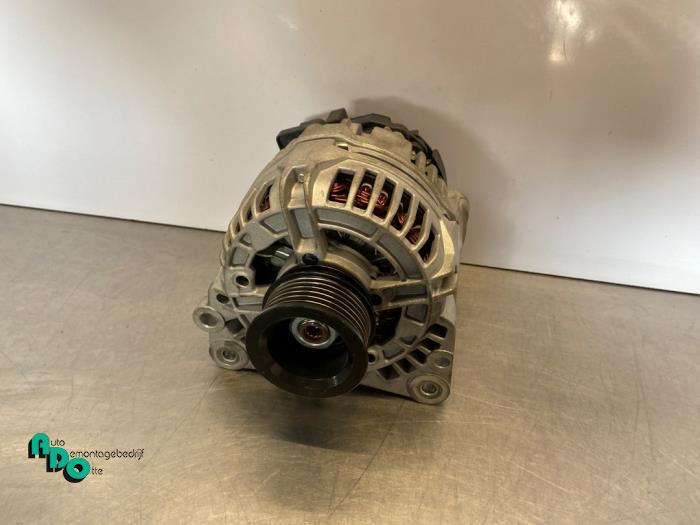 Usagé Dynamo Volkswagen Golf IV (1J1) 1.4 16V Prix € 40,00 Règlement à la marge proposé par Autodemontagebedrijf Otte