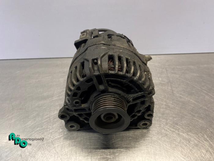 Begagnade Dynamo Volkswagen Golf V (1K1) 1.6 FSI 16V Pris € 20,00 Marginaltabell erbjuds av Autodemontagebedrijf Otte