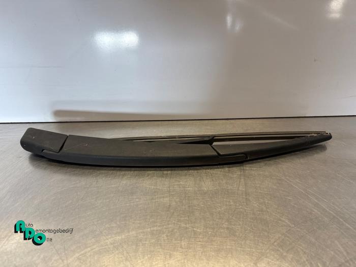 Begagnade Bakre torkararm Toyota ProAce 2.0 D-4D 177 16V Worker Pris € 20,00 Marginaltabell erbjuds av Autodemontagebedrijf Otte