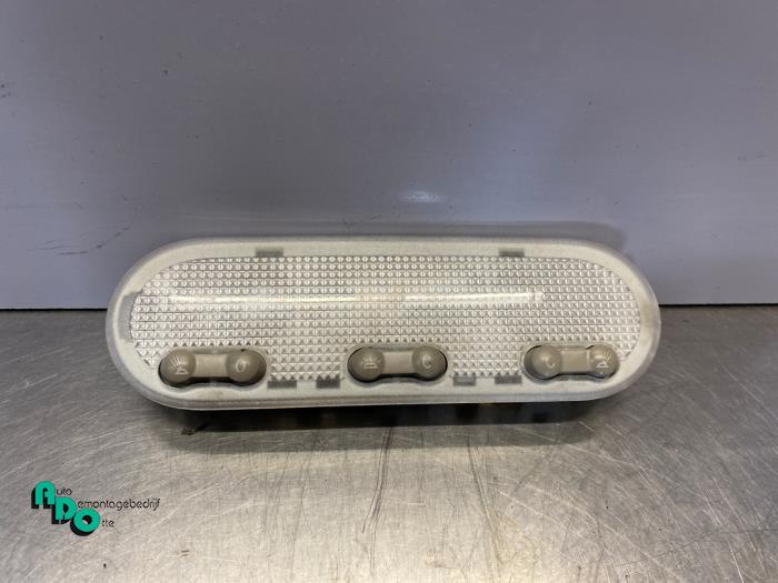 Begagnade Innerbelysning, fram Nissan Note (E12) 1.2 DIG-S 98 Pris € 10,00 Marginaltabell erbjuds av Autodemontagebedrijf Otte