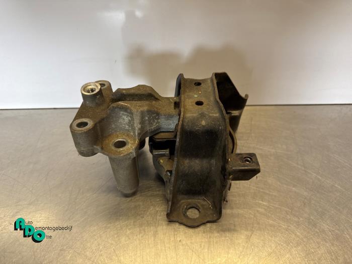 Usagé Support moteur Nissan Note (E12) 1.2 DIG-S 98 Prix € 30,00 Règlement à la marge proposé par Autodemontagebedrijf Otte