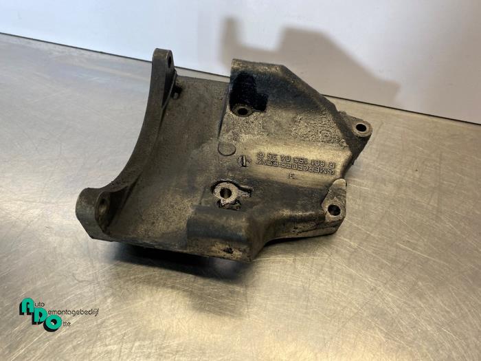 Usagé Support dynamo bas Mercedes E diesel (W124) 3.0 300 D,TD Prix € 50,00 Règlement à la marge proposé par Autodemontagebedrijf Otte