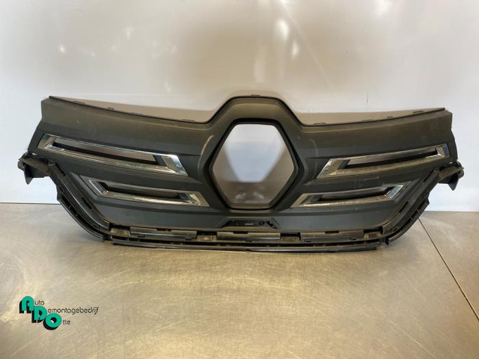 Begagnade Grill Renault Kangoo Express (RFK) 1.3 TCE 100 16V Pris € 75,00 Marginaltabell erbjuds av Autodemontagebedrijf Otte