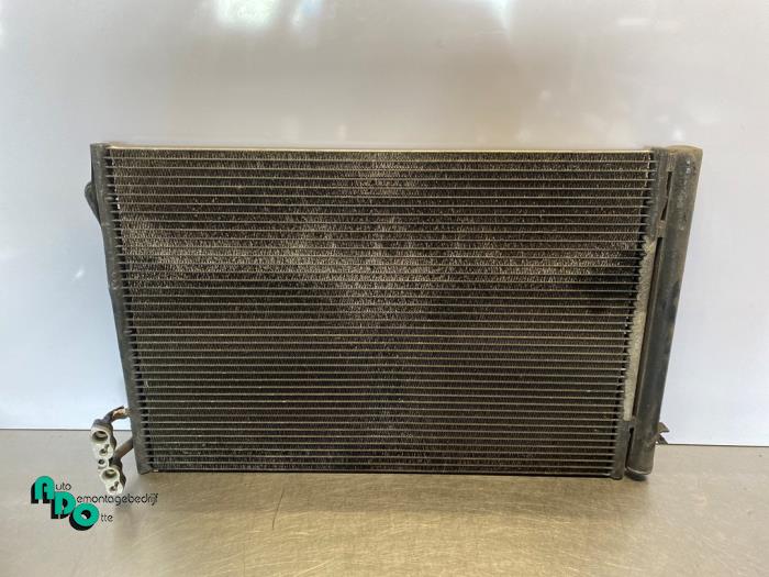 Usagé Condenseur de climatisation BMW 3 serie (E90) 318i 16V Prix € 20,00 Règlement à la marge proposé par Autodemontagebedrijf Otte