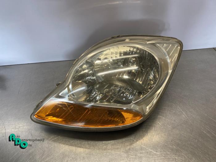 Używane Reflektor lewy Chevrolet Matiz (M200) 0.8 S,SE Cena € 25,00 Procedura marży oferowane przez Autodemontagebedrijf Otte