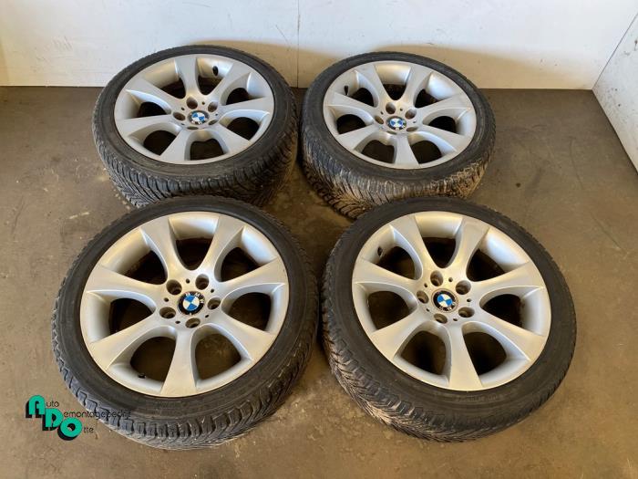 Begagnade Sporthjulsuppsättning + vinterdäck BMW 5 serie (E60) 530d 24V Pris € 220,00 Marginaltabell erbjuds av Autodemontagebedrijf Otte
