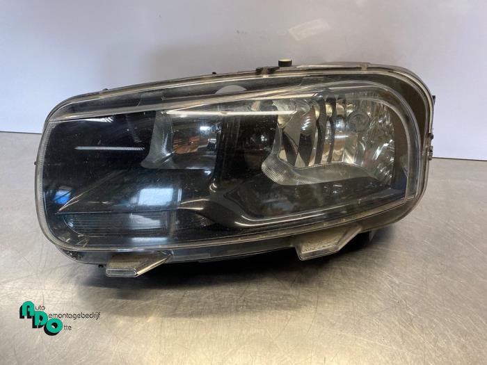 Używane Reflektor lewy Citroen C4 Cactus (0B/0P) 1.6 Blue Hdi 100 Cena € 175,00 Procedura marży oferowane przez Autodemontagebedrijf Otte
