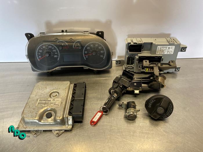 Used Ignition lock + computer Citroen Nemo (AA) 1.3 HDi 75 Price € 125,00 Margin scheme offered by Autodemontagebedrijf Otte