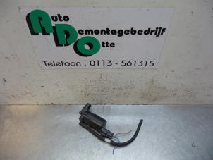 Used Rear screen washer pump Citroen C1 1.0 12V Price € 10,00 Margin scheme offered by Autodemontagebedrijf Otte