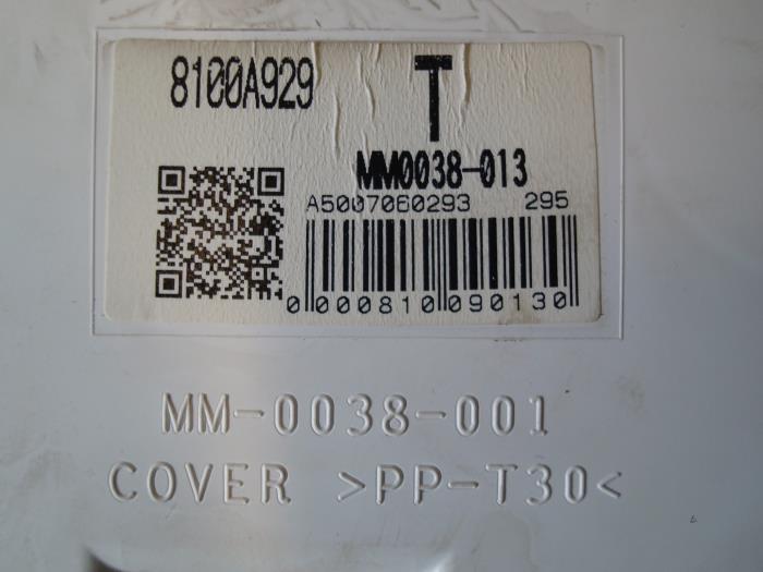Tablica rozdzielcza z Mitsubishi Colt (Z2/Z3) 1.3 16V 2008