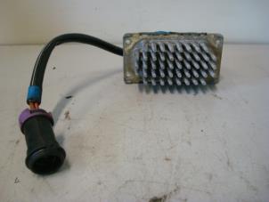 Used Heater resistor Audi A8 (D2) 3.7 V8 32V Quattro Price € 30,00 Margin scheme offered by Autodemontagebedrijf Otte