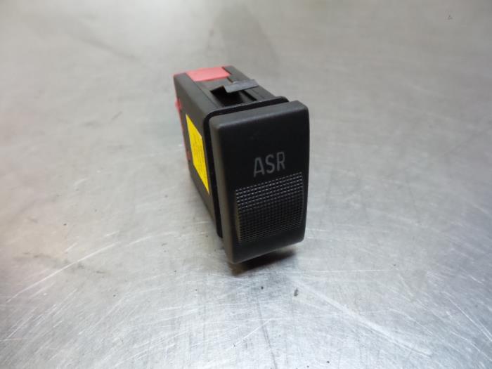 Usados Interruptor Audi A8 (D2) 3.7 V8 32V Quattro Precio € 10,00 Norma de margen ofrecido por Autodemontagebedrijf Otte