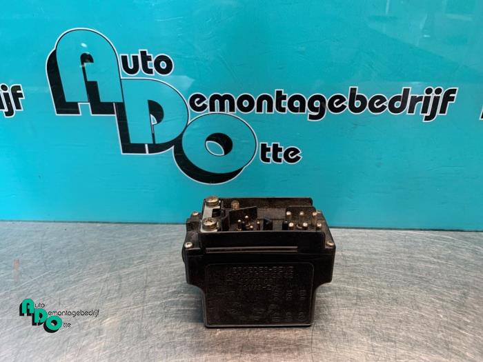 Begagnade Relä Mercedes E diesel (W124) 3.0 300 D,TD Pris € 40,00 Marginaltabell erbjuds av Autodemontagebedrijf Otte