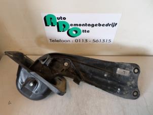 Used Rear wishbone, left Volkswagen Touran (1T1/T2) 2.0 FSI 16V Price € 50,00 Margin scheme offered by Autodemontagebedrijf Otte