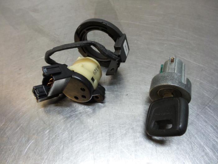 Volvo S40/V40 Ignition locks + keys stock