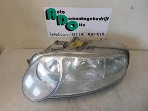 Used Headlight, left Alfa Romeo 147 Price € 15,00 Margin scheme offered by Autodemontagebedrijf Otte