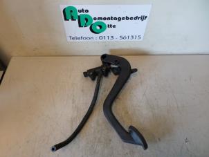 Used Clutch pedal BMW 3 serie Compact (E46/5) 318ti 16V Price € 60,00 Margin scheme offered by Autodemontagebedrijf Otte
