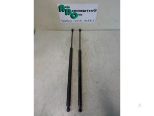 Used Set of tailgate gas struts BMW 3 serie Compact (E46/5) 318ti 16V Price € 15,00 Margin scheme offered by Autodemontagebedrijf Otte