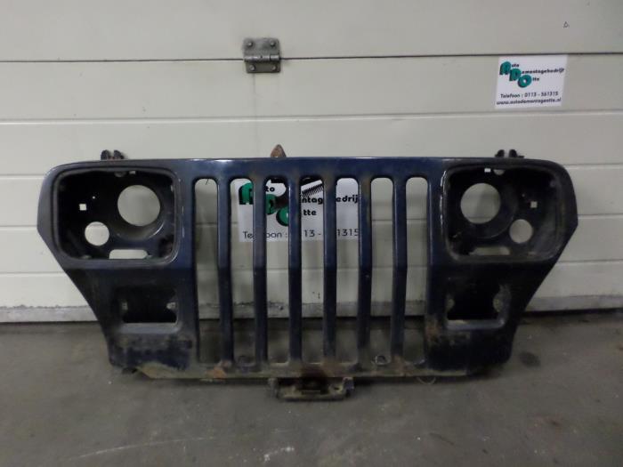 Używane Panel przedni Jeep Wrangler (YJ) 4.0 i Cena € 50,00 Procedura marży oferowane przez Autodemontagebedrijf Otte