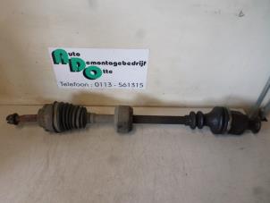 Used Front drive shaft, right Renault Clio II Societe (SB) 1.5 dCi 65 Price € 25,00 Margin scheme offered by Autodemontagebedrijf Otte