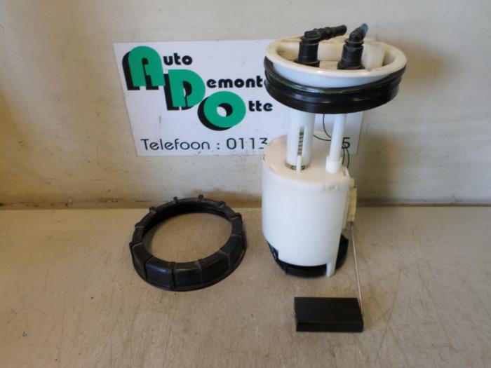 Electric fuel pump from a Seat Arosa (6H1) 1.7 SDI 1998