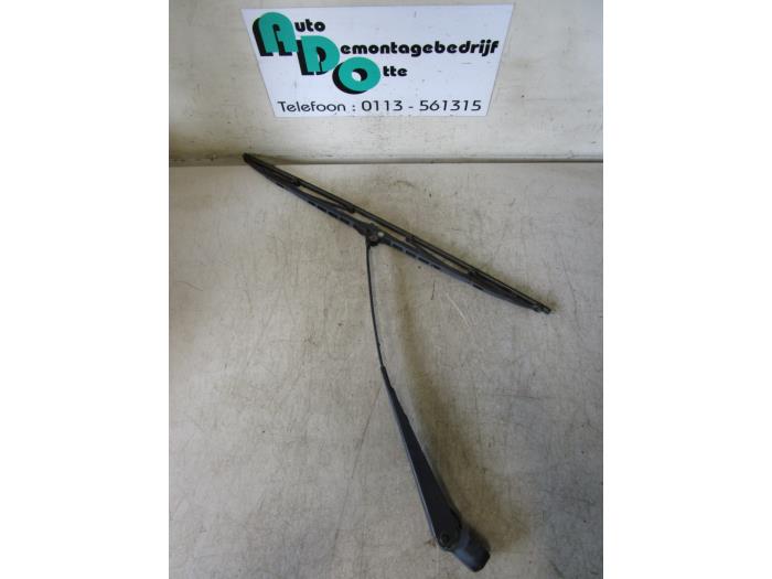 Front wiper arm from a BMW 3 serie Touring (E30/5) 318i 1993