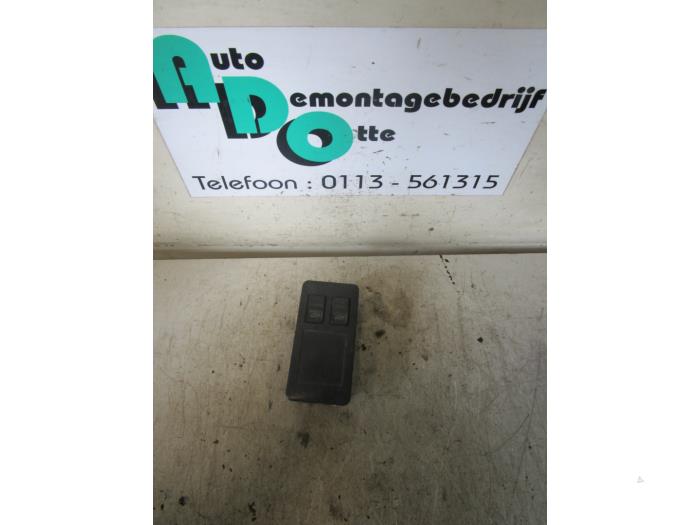 Usados Interruptor de ventanilla eléctrica Audi 100 (C4) 2.8 E Precio € 25,00 Norma de margen ofrecido por Autodemontagebedrijf Otte