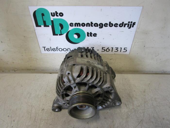 Usagé Dynamo Volkswagen Passat (3B2) 1.6 Prix € 50,00 Règlement à la marge proposé par Autodemontagebedrijf Otte
