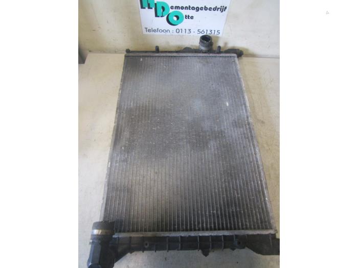 Usagé Radiateur Alfa Romeo GT (937) 1.9 JTD 16V Multijet Prix € 50,00 Règlement à la marge proposé par Autodemontagebedrijf Otte