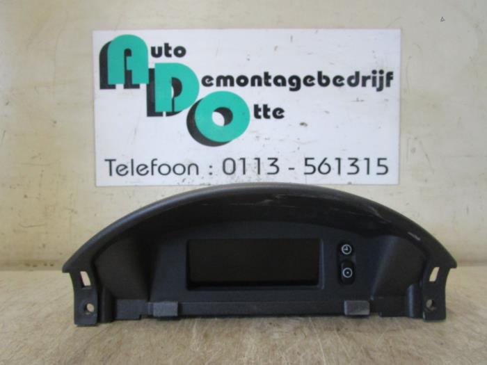 Begagnade Klocka Opel Corsa C (F08/68) 1.0 12V Pris € 25,00 Marginaltabell erbjuds av Autodemontagebedrijf Otte