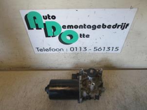 Used Front wiper motor BMW 3 serie Touring (E36/3) 318i Price € 50,00 Margin scheme offered by Autodemontagebedrijf Otte