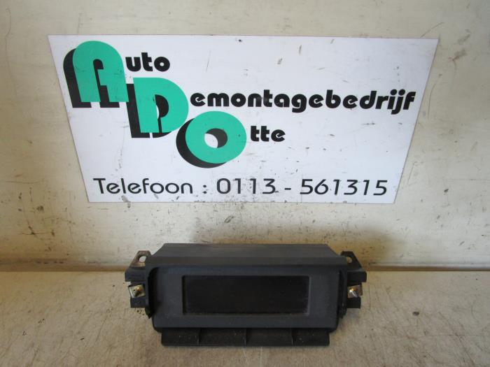 Begagnade Innerdisplay Opel Vivaro 1.9 DTI 16V Pris € 25,00 Marginaltabell erbjuds av Autodemontagebedrijf Otte
