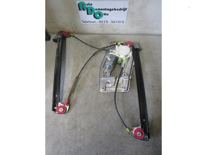 Window mechanism 4-door, front right from a BMW 5 serie Touring (E39) 523i 24V 1998
