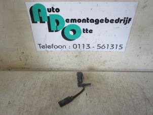 Used Front windscreen washer jet BMW 5 serie Touring (E39) 523i 24V Price € 10,00 Margin scheme offered by Autodemontagebedrijf Otte