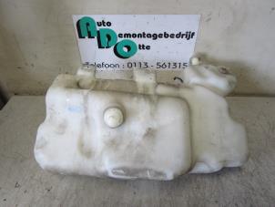 Used Front windscreen washer reservoir BMW 5 serie Touring (E39) 523i 24V Price € 20,00 Margin scheme offered by Autodemontagebedrijf Otte