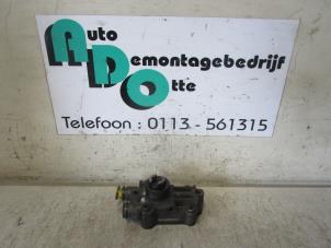 Used Booster pump Mercedes Vito (638.0) 2.2 CDI 108 16V Price € 50,00 Margin scheme offered by Autodemontagebedrijf Otte