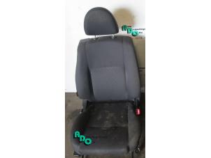 Used Seat, right Nissan Almera (N16) 1.5 16V Price € 75,00 Margin scheme offered by Autodemontagebedrijf Otte