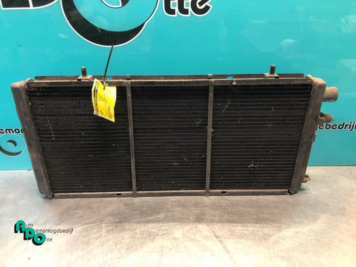 Usagé Radiateur Peugeot 205 II (20A/C) 1.9 Gti Prix € 75,00 Règlement à la marge proposé par Autodemontagebedrijf Otte