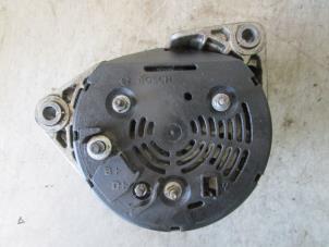 Dynamo van een Opel Omega B (25/26/27) 2.5i V6 24V 1994