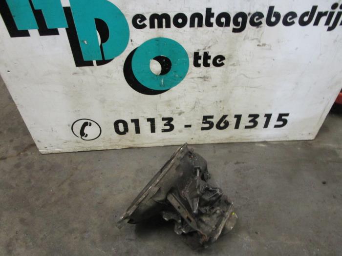 Gearbox from a Opel Corsa B (73/78/79) 1.2i 16V 1999
