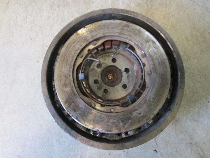Pressure plate from a Volkswagen Golf III (1H1) 2.0 GTI 1996