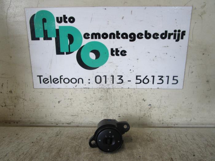 Usados Interruptor de retrovisor Mazda MX-3 (EC) 1.8i V6 24V Precio € 15,00 Norma de margen ofrecido por Autodemontagebedrijf Otte