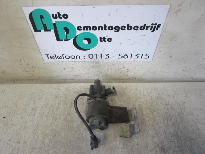 Begagnade Vattenpump Mercedes E diesel (W124) 2.0 200 D Pris € 25,00 Marginaltabell erbjuds av Autodemontagebedrijf Otte