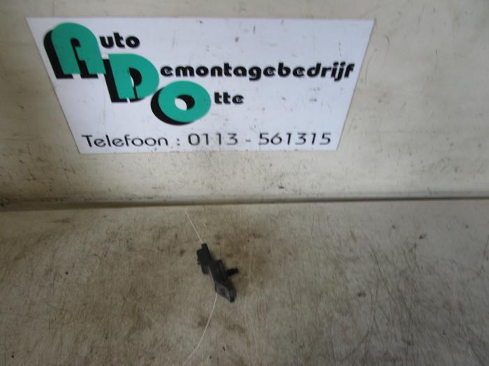 Begagnade MAP-sensor (insugsrör) Ford Focus C-Max 2.0 TDCi 16V Pris € 20,00 Marginaltabell erbjuds av Autodemontagebedrijf Otte