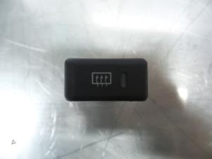 Used Rear window heating switch Landrover Discovery Price € 10,00 Margin scheme offered by Autodemontagebedrijf Otte